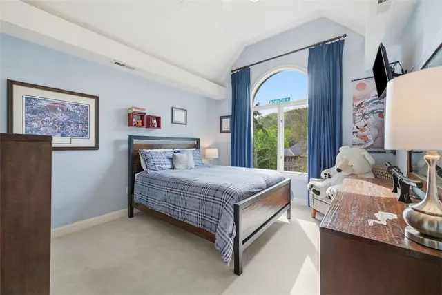 1560 Barrington Drive gallery image 7