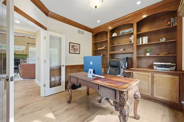 1560 Barrington Drive gallery image 17