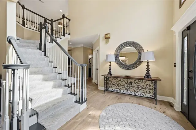 1560 Barrington Drive gallery image 32