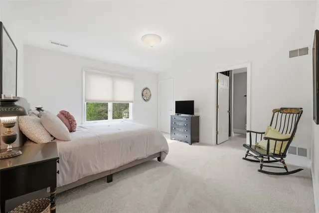 1560 Barrington Drive gallery image 34