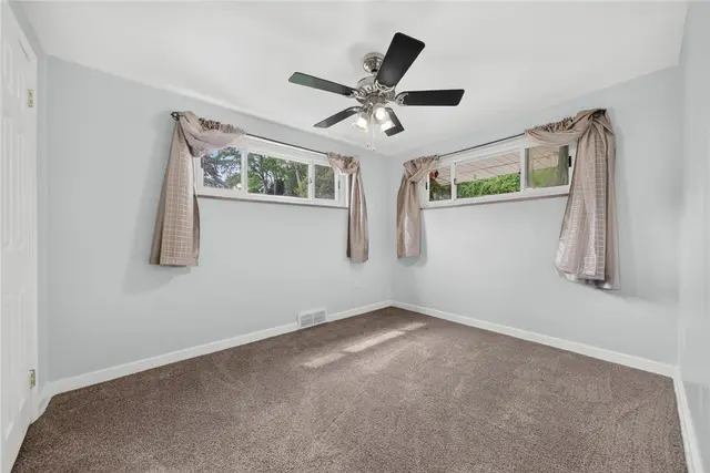 1560 Rosemary Dr gallery image 4