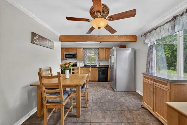 1560 Rosemary Dr gallery image 5