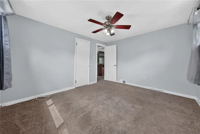 1560 Rosemary Dr gallery image 10