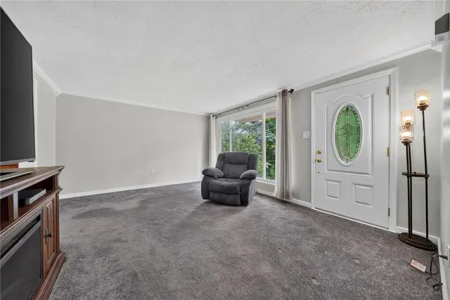 1560 Rosemary Dr gallery image 12