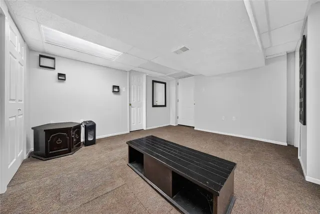 1560 Rosemary Dr gallery image 17