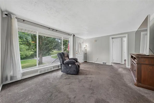 1560 Rosemary Dr gallery image 19