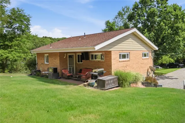 1560 Rosemary Dr gallery image 27