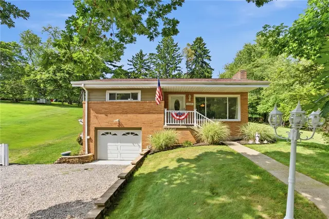 1560 Rosemary Dr