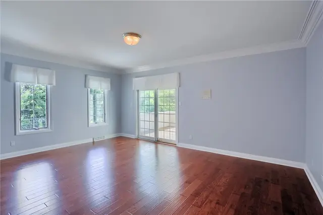 1561 Barrington Drive gallery image 4