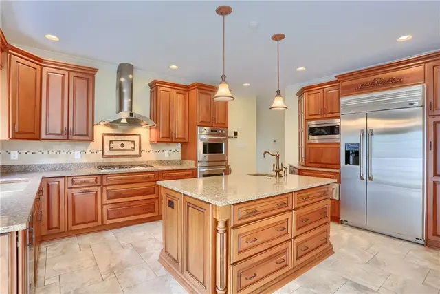 1561 Barrington Drive gallery image 5