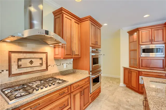 1561 Barrington Drive gallery image 6