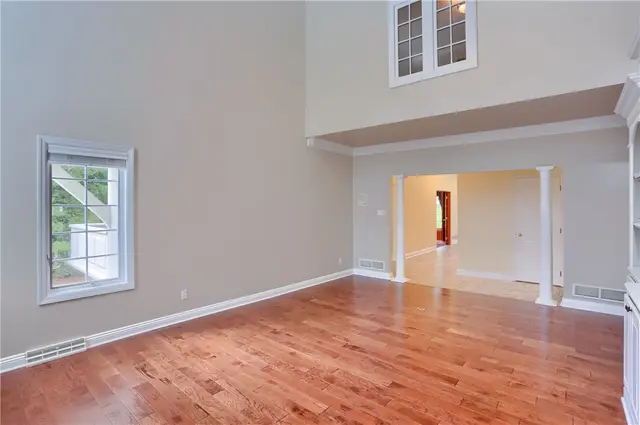 1561 Barrington Drive gallery image 19
