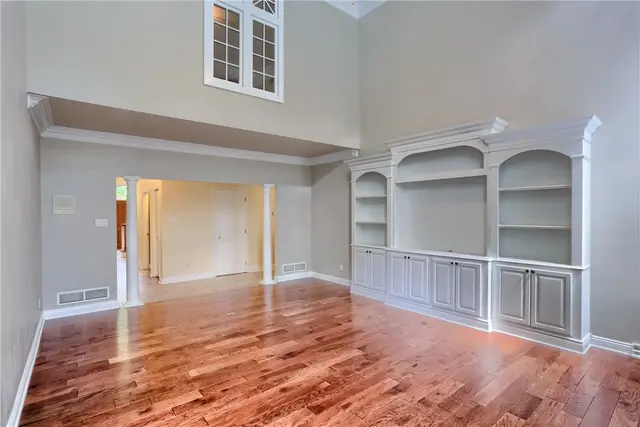1561 Barrington Drive gallery image 20