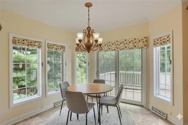 1561 Barrington Drive gallery image 21