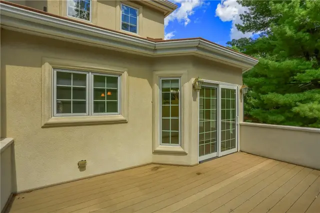 1561 Barrington Drive gallery image 23