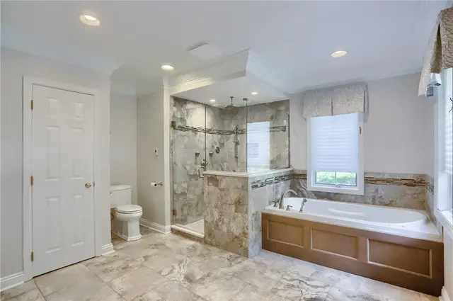 1561 Barrington Drive gallery image 28