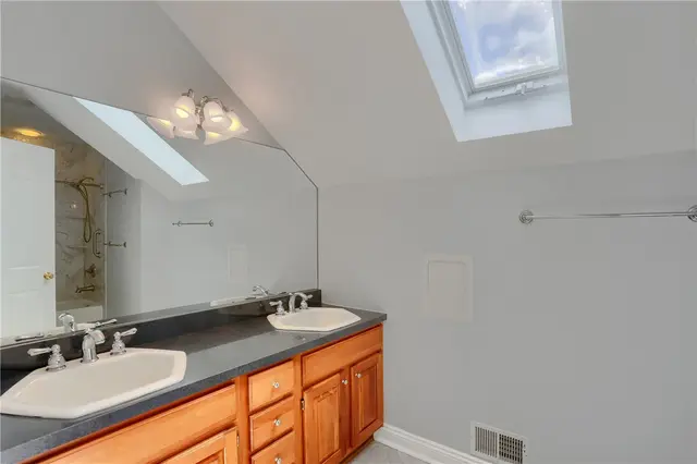 1561 Barrington Drive gallery image 30