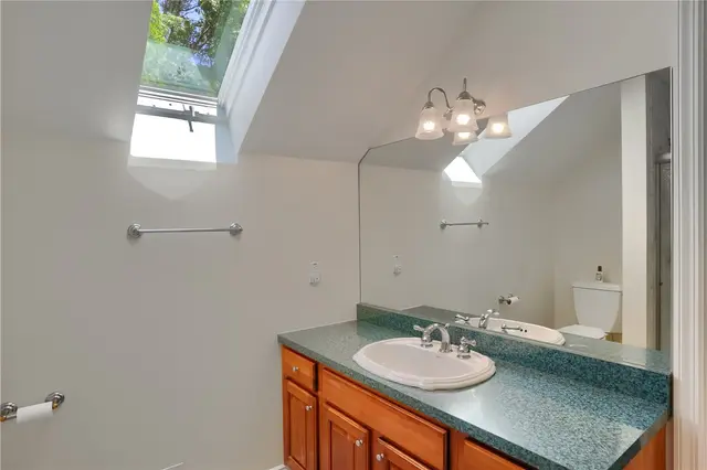 1561 Barrington Drive gallery image 34