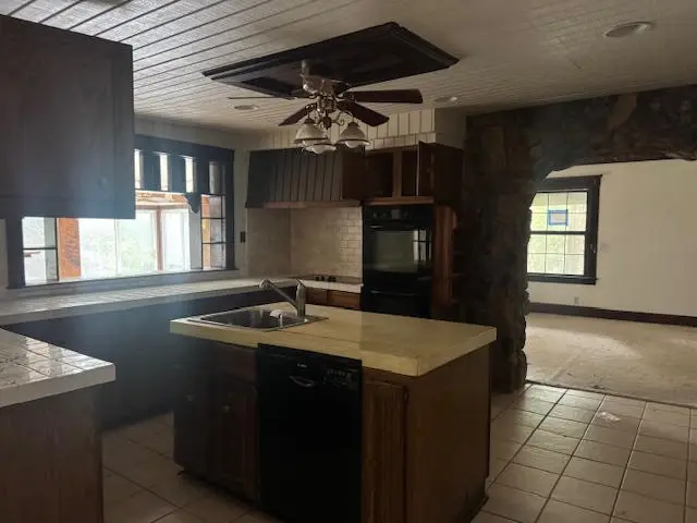 1564 Goldbaugh Ln gallery image 22