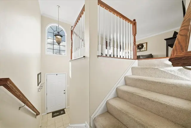 157 Kensington Dr gallery image 2