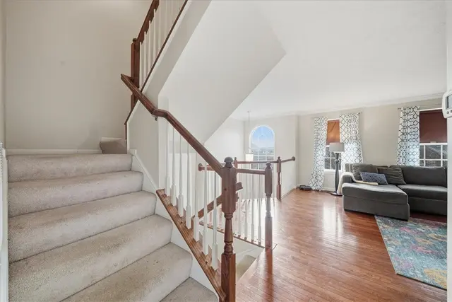 157 Kensington Dr gallery image 7