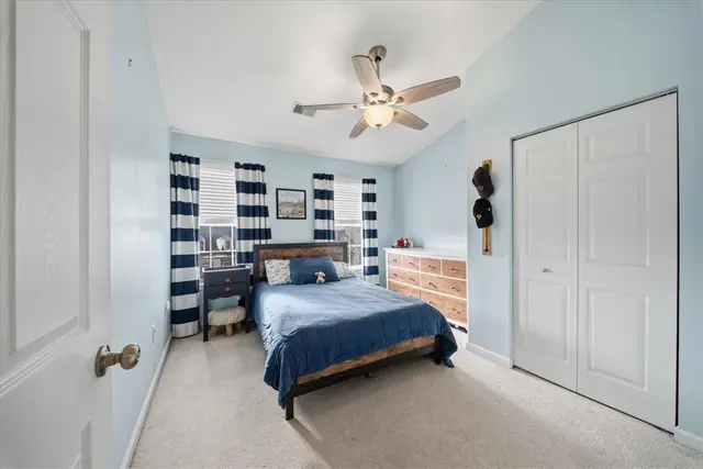 157 Kensington Dr gallery image 13
