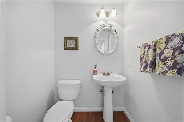 157 Kensington Dr gallery image 19