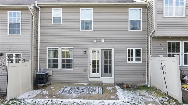 157 Kensington Dr gallery image 23