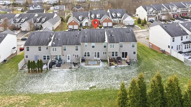 157 Kensington Dr gallery image 25