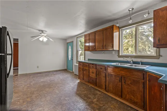 1572 Panno Ln gallery image 15