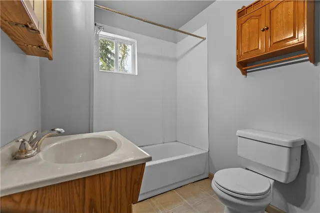 1572 Panno Ln gallery image 16
