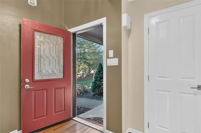 1585 Stone Mansion Dr gallery image 4
