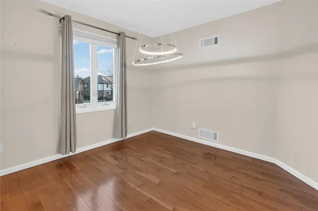 1585 Stone Mansion Dr gallery image 12
