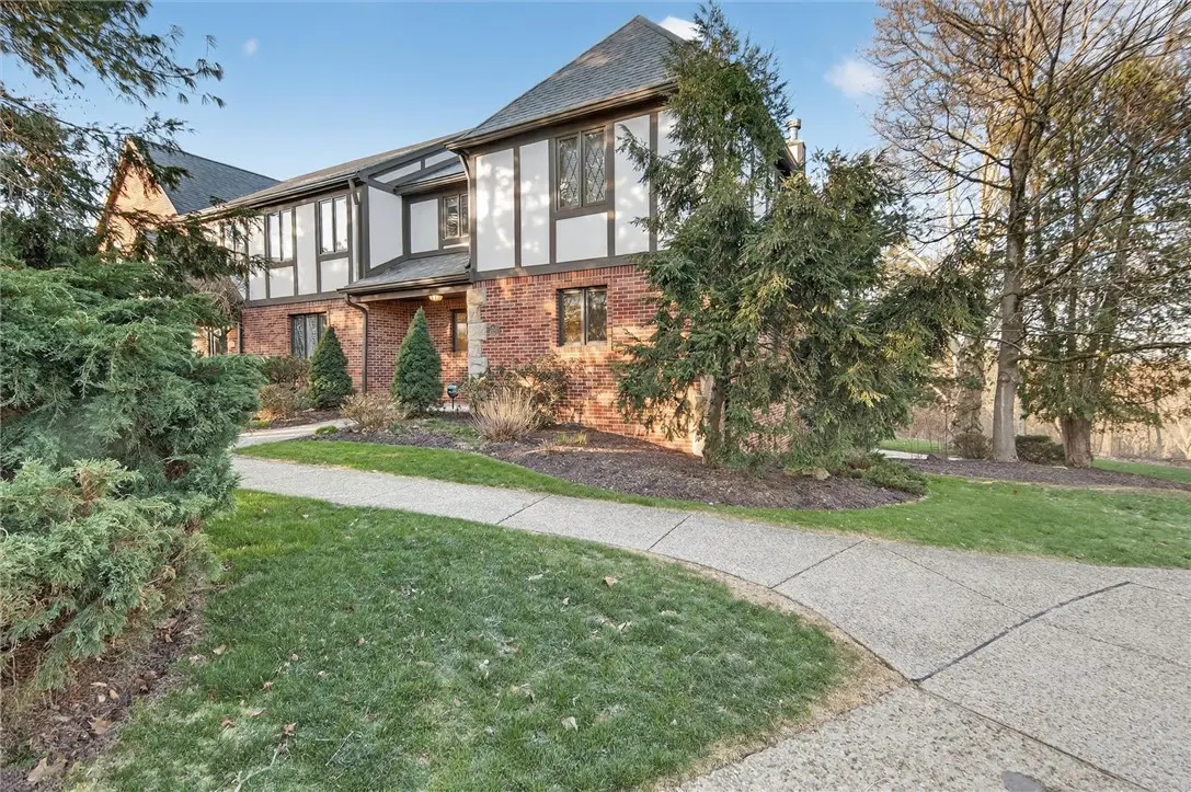 1585 Stone Mansion Dr