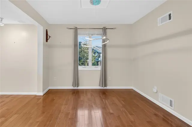 1585 Stone Mansion Dr gallery image 14