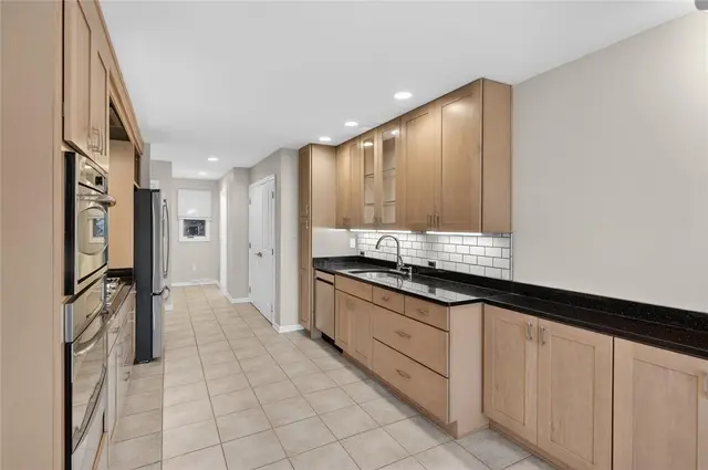 1585 Stone Mansion Dr gallery image 15