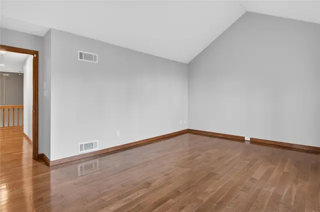 1585 Stone Mansion Dr gallery image 25