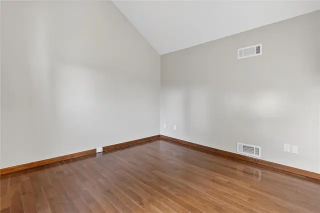 1585 Stone Mansion Dr gallery image 29