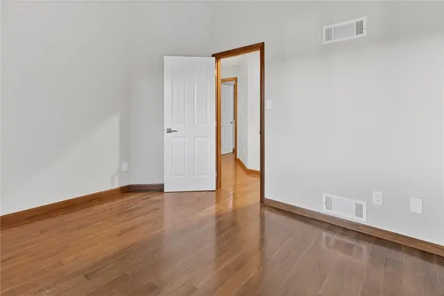 1585 Stone Mansion Dr gallery image 35