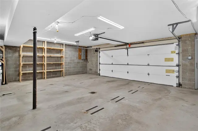 1585 Stone Mansion Dr gallery image 42
