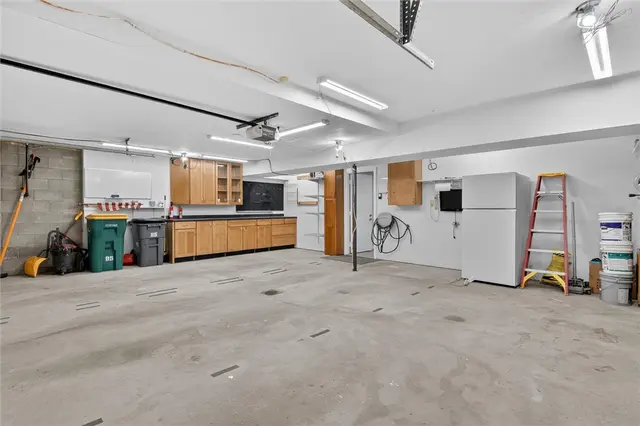 1585 Stone Mansion Dr gallery image 43