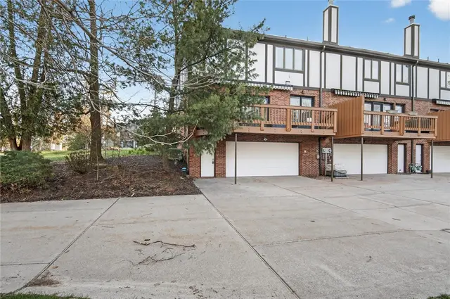 1585 Stone Mansion Dr gallery image 44