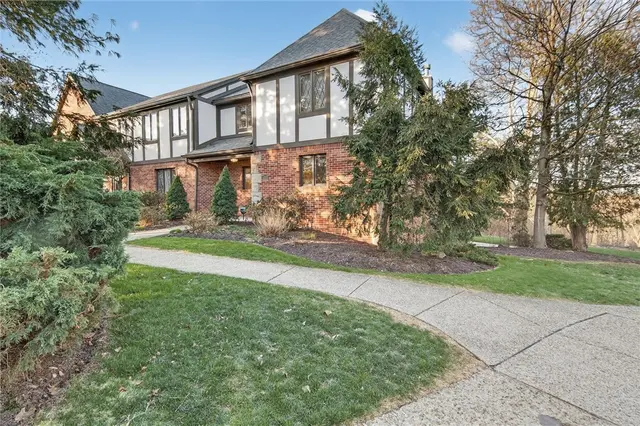 1585 Stone Mansion Dr