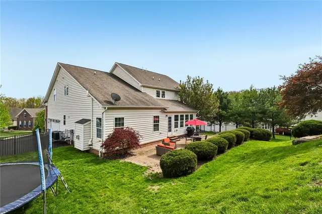 159 Sweetwater DRIVE gallery image 4