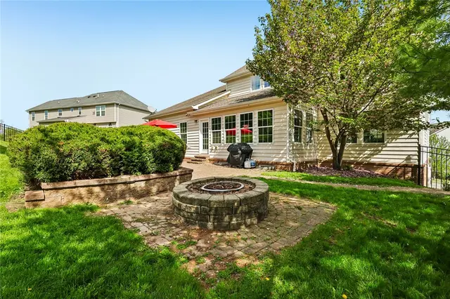 159 Sweetwater DRIVE gallery image 22