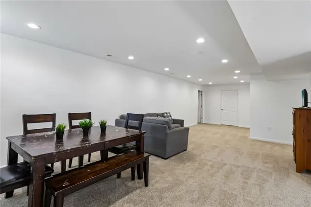 159 Sweetwater DRIVE gallery image 26