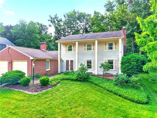 1593 Oakleaf Ln gallery image 2