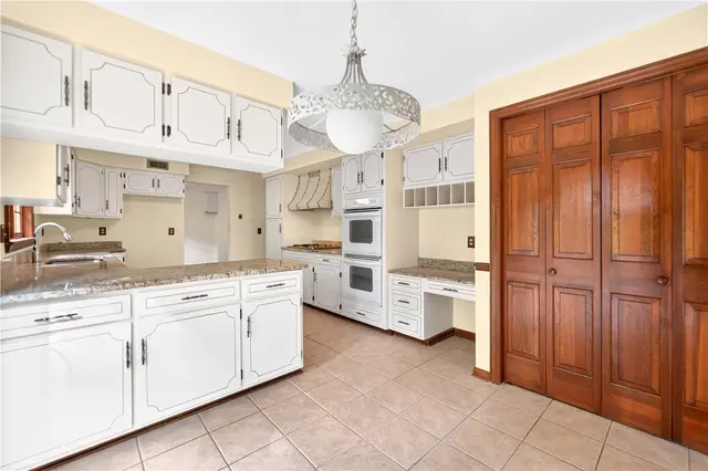 1593 Oakleaf Ln gallery image 3