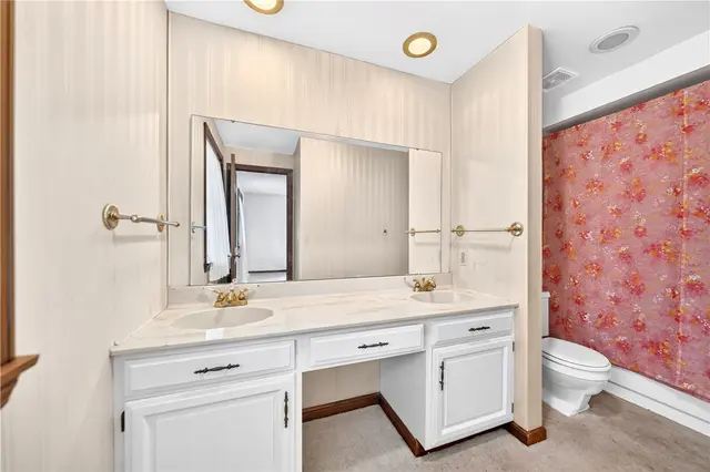 1593 Oakleaf Ln gallery image 6