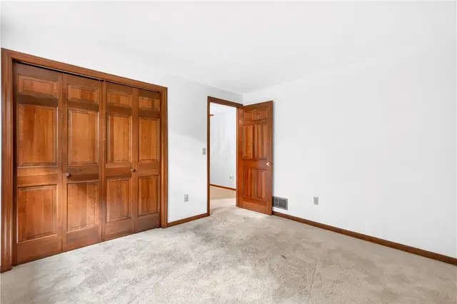 1593 Oakleaf Ln gallery image 7